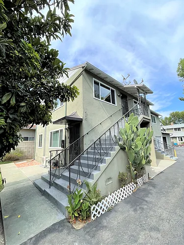 430 N El Molino Ave #A Photo 1