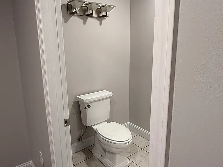 1011 Greystone Cir — Photo 54