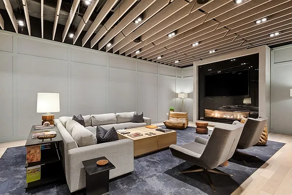 Rented by Greystar | media 60