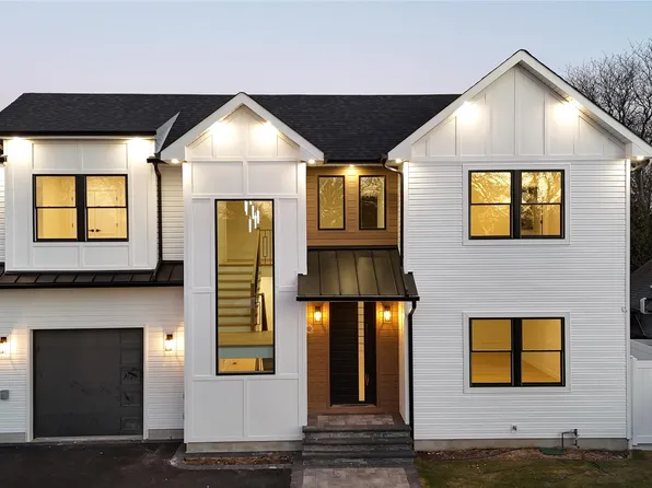 81 Pilgrim Lane, Westbury, NY 11590