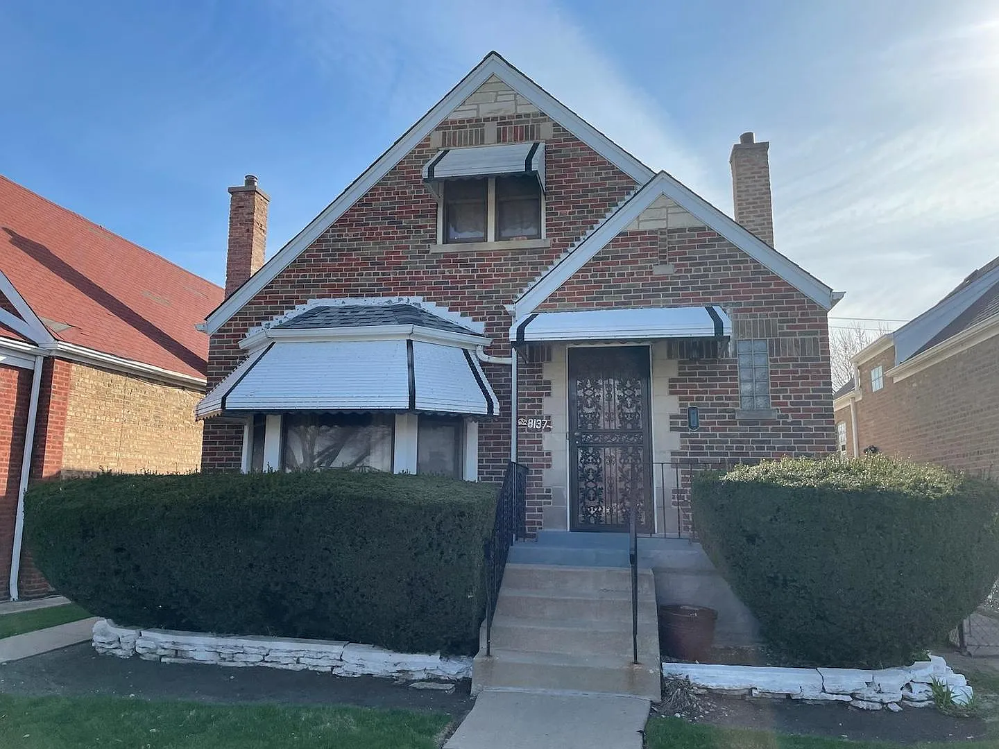 8137 S Damen Ave photo 1