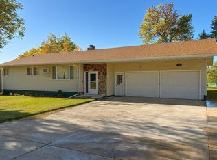 1715 Terrace Dr, Minot, ND 58703