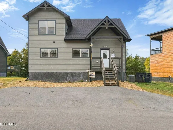2053 Eagle Feather Dr, Sevierville, TN 37876