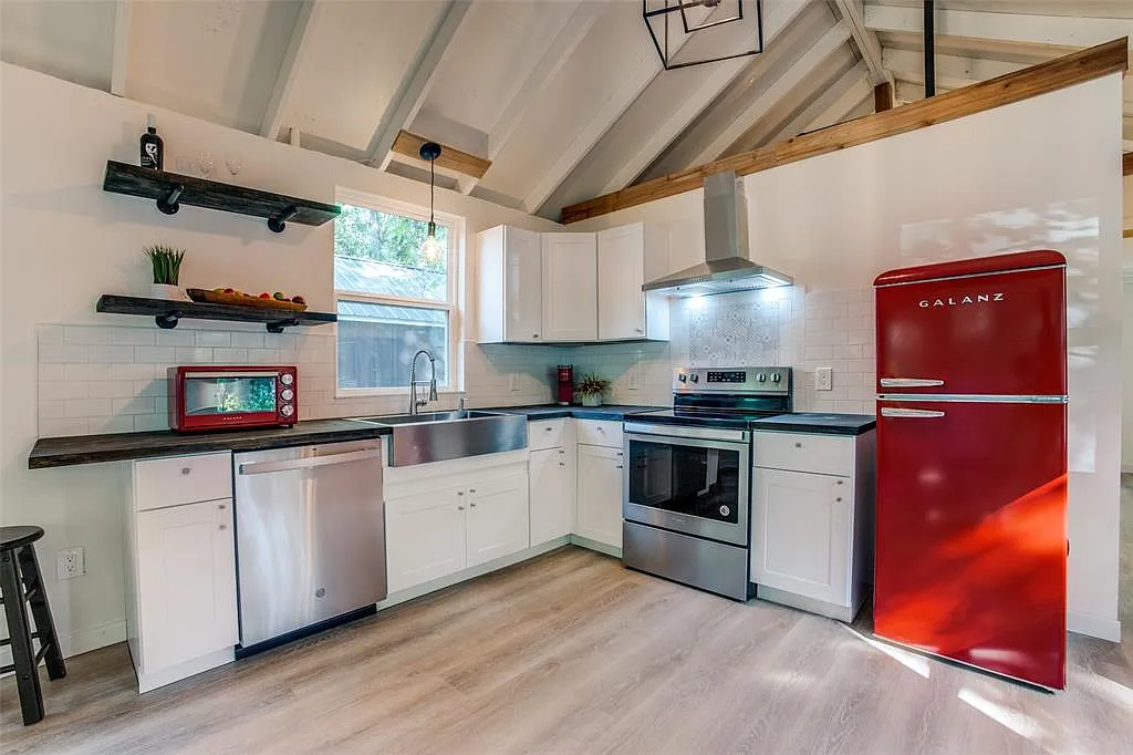 1 bed, 546 sqft, $1,050 — Photo 3
