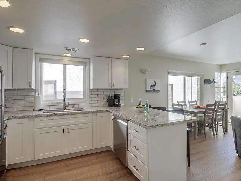824 Ostend Ct — Photo 10
