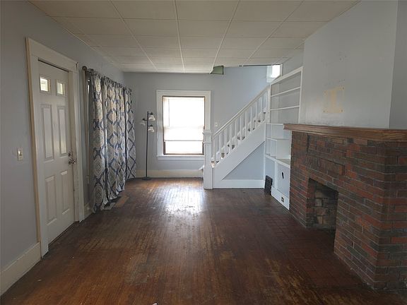 2nd image of 19 E 30th St