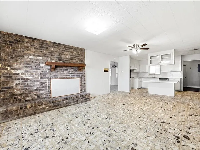 134 Robinhood Dr — Photo 9