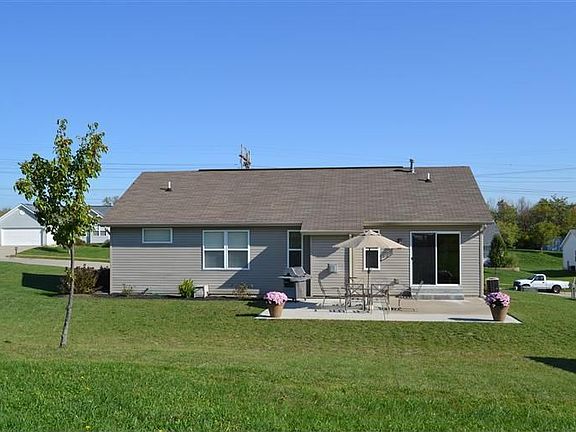 3rd image of 165 Keswick Dr