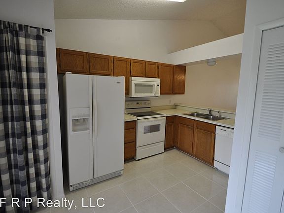 3rd image of 144 Reserve 204 Cir