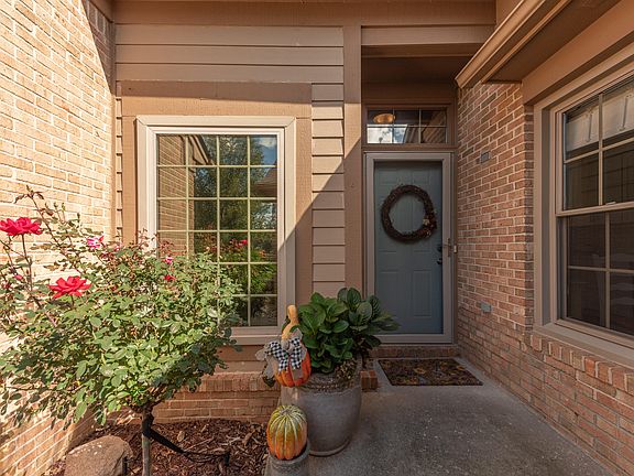 4th image of 4869 Lone Oak Ct