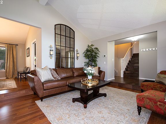 5th image of 1211 SE 106th Ct