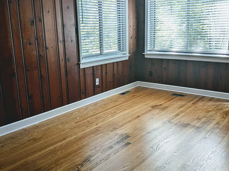 3026 Leonard St — Photo 2