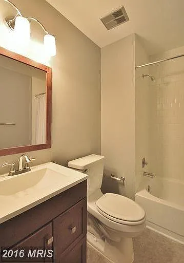 9917 Kingsbridge Dr — Photo 14