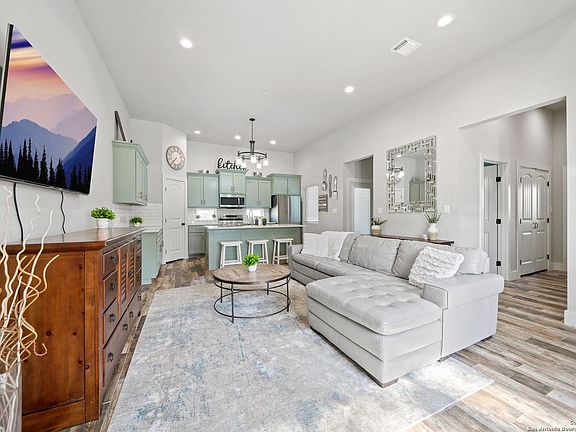 4th image of 2118 PANIOLO DR