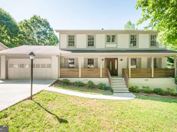 2647 Wood Hollow Dr, Dunwoody, GA 30360