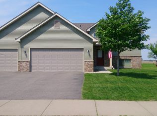 936 Ivy Hills Rd, Belle Plaine, MN 56011
