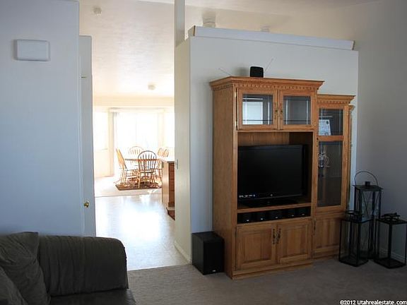 4th image of 709 Fox Run Dr #670
