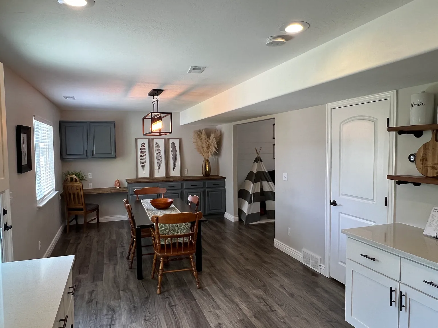 3 bed, 2.5 bath, 2163 sqft, $2,400 — Photo 2