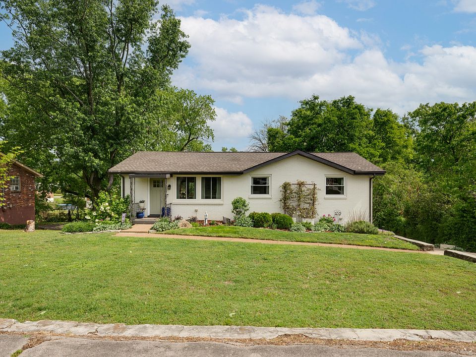 1st image of 216 Bonnabrook Dr