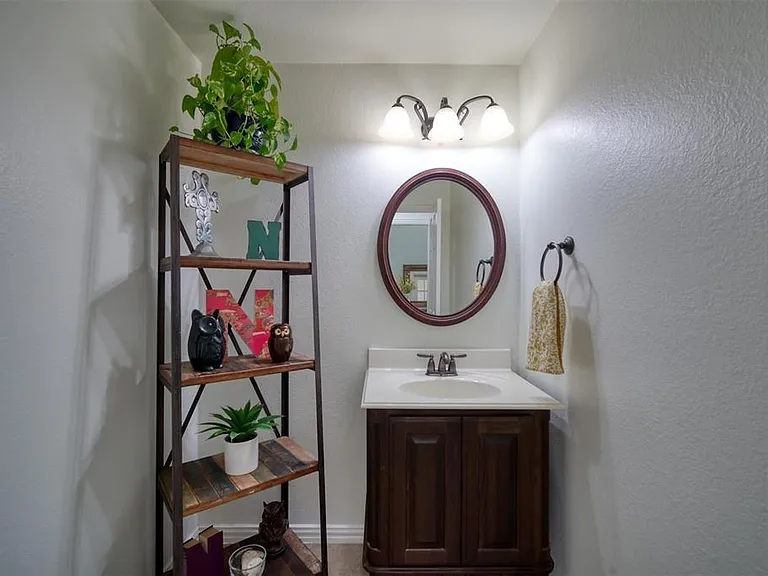 203 N Vershire Cir — Photo 6
