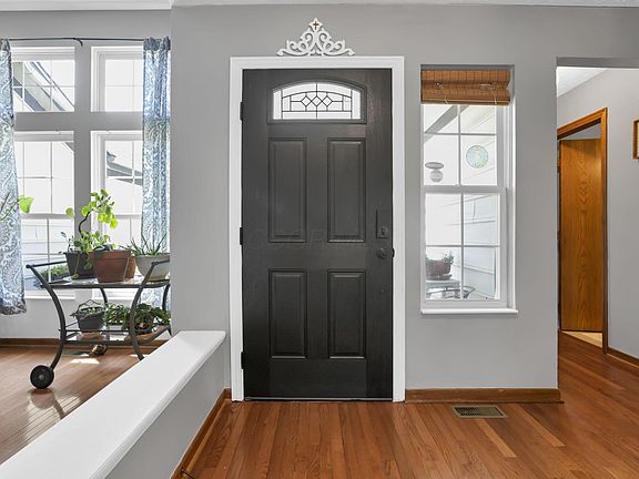 5th image of 4008 Dorset Ct