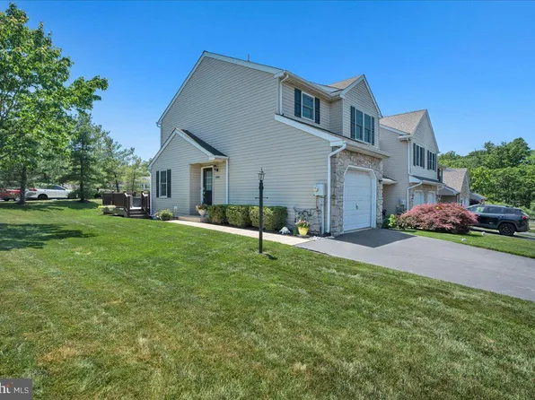 1301 Valley Dr, Lansdale, PA 19446