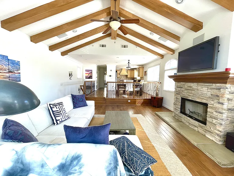 1716 Stanford Ave — Photo 2