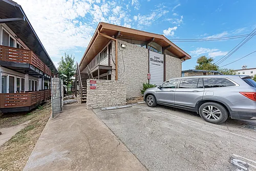 2404 Longview St #101 Photo 1