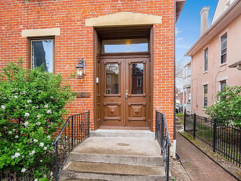 41 King Ave #D — Photo 2