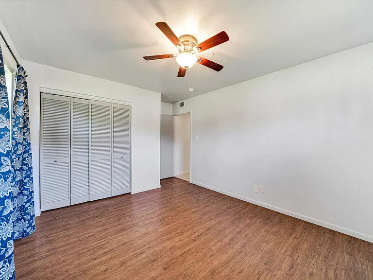 1129 W San Antonio St — Photo 18