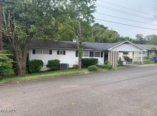 94 E Pasadena Rd, Oak Ridge, TN 37830