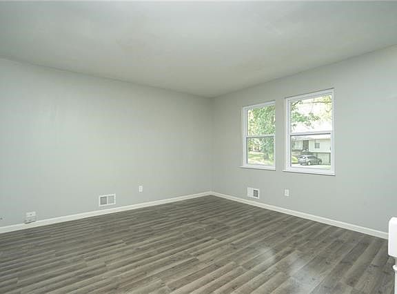 2nd image of 7708 E 119th St