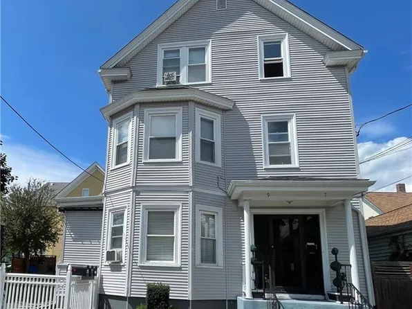 7 Brown St, Pawtucket, RI 02860