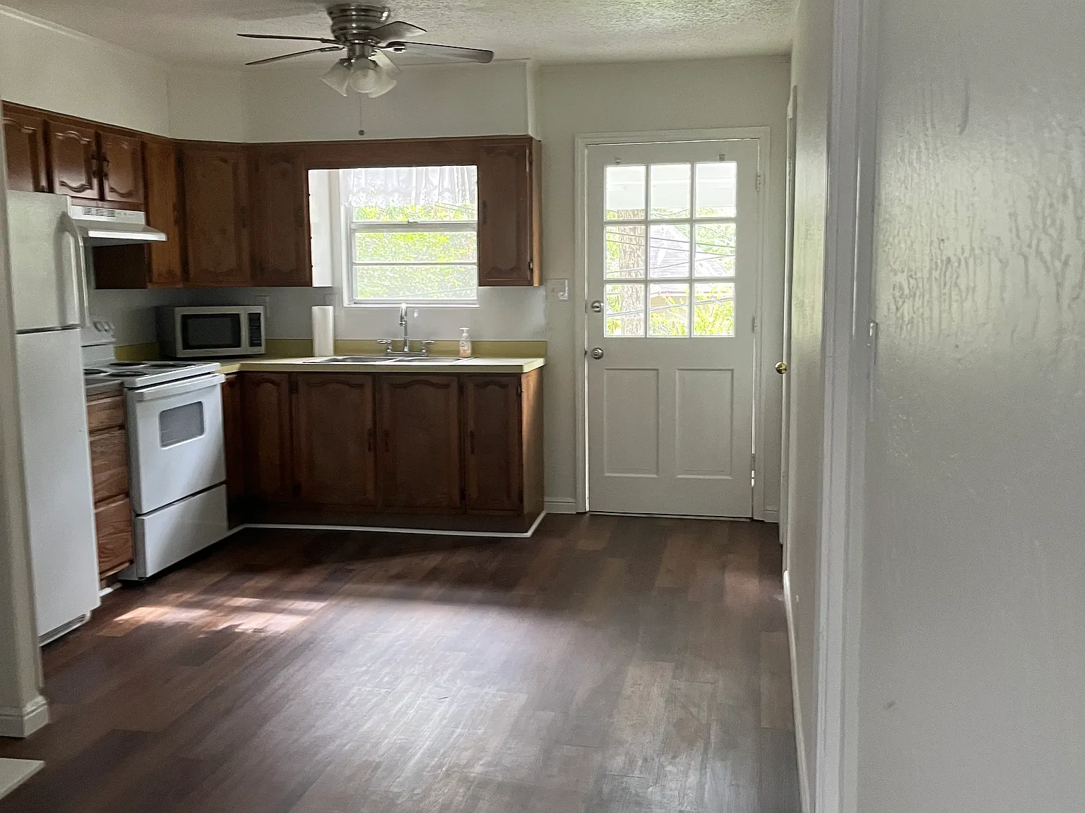 1 bed, 480 sqft, $1,000 — Photo 4