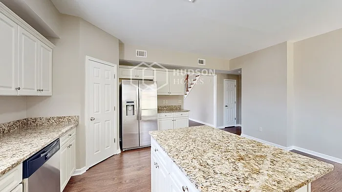 1008 Washington Ct — Photo 13
