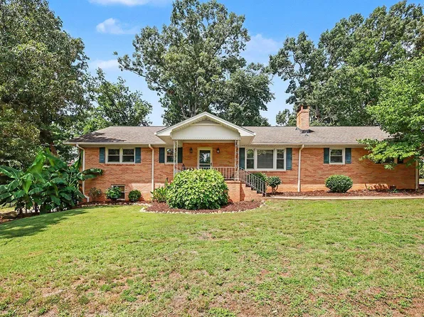 1095 Alexander Rd, Taylors, SC 29687