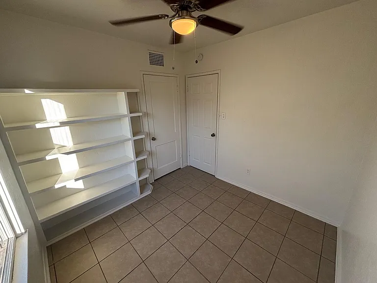 1461 S 6th Ave — Photo 13