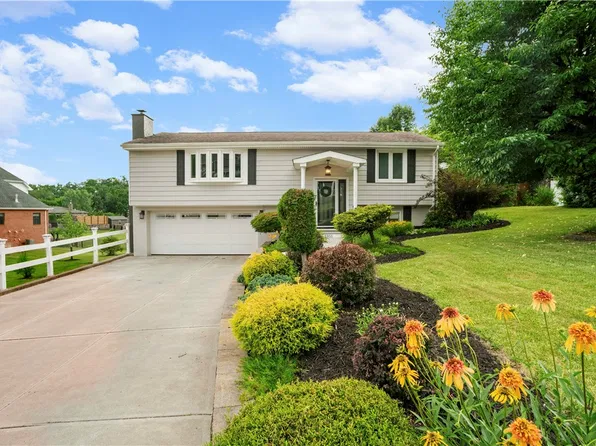1351 Carnahan Rd, Pittsburgh, PA 15220