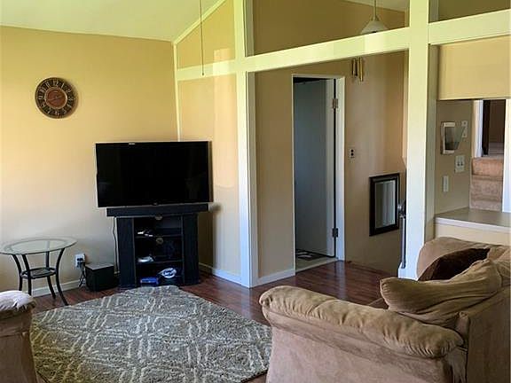 4th image of 109 Hillside Dr
