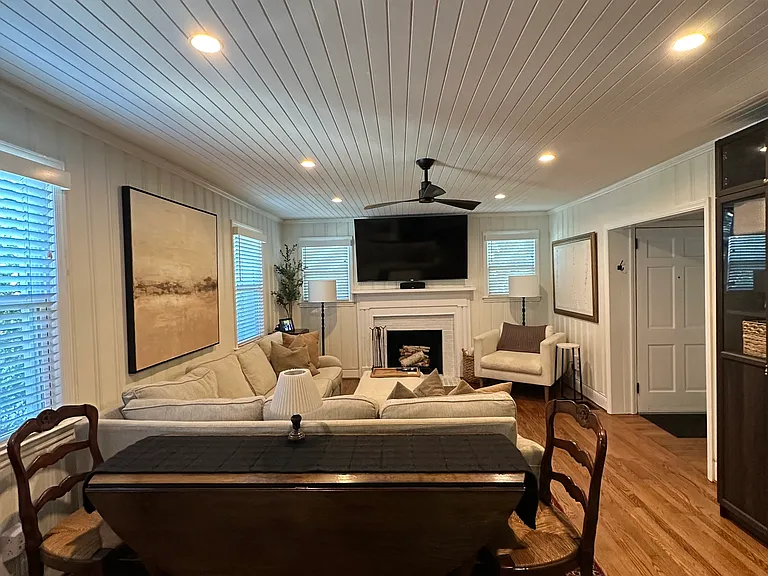 2200 Laburnum Ave — Photo 6