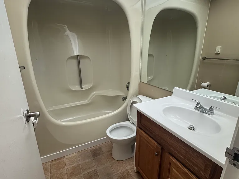 100 Scotswood Dr #19 — Photo 13