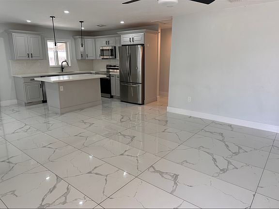 4th image of 7120 SW 10th St