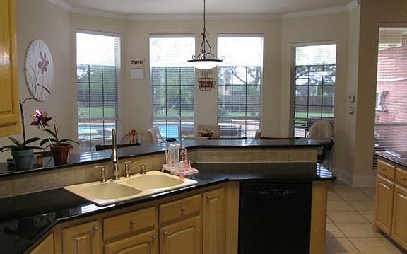 4th image of 2724 Waters Edge Dr