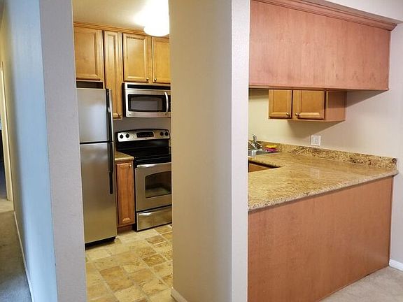 3rd image of 510 Woodside Oaks APT 3