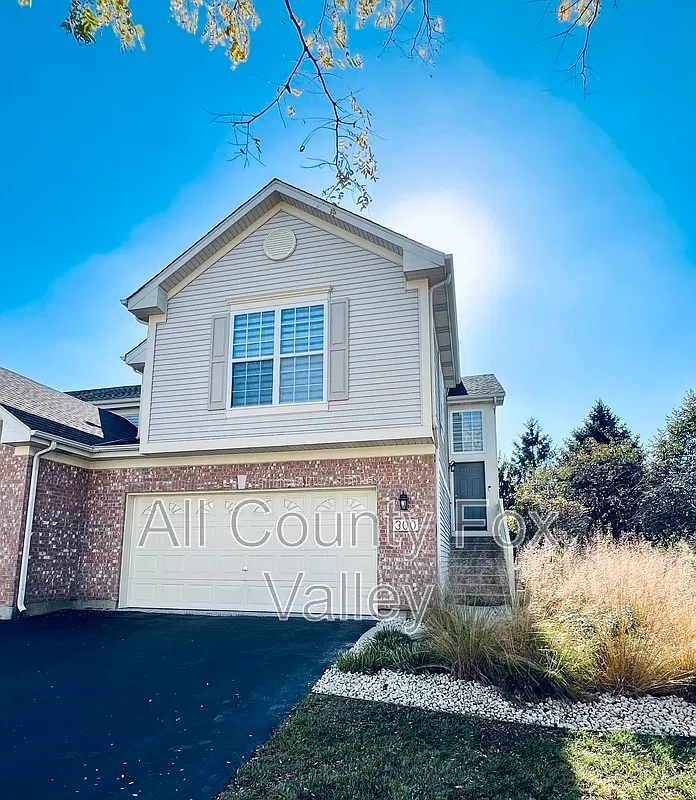 3 bed, 3.0 bath, 1782 sqft, $2,695 — Photo 3