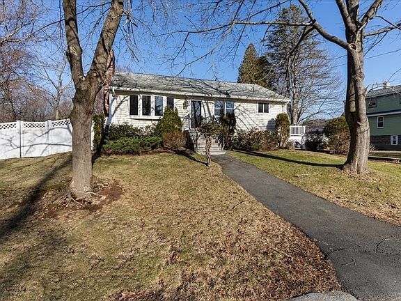 3rd image of 53 Fernwood St