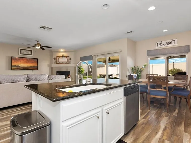 13558 Deluvina Ct — Photo 8
