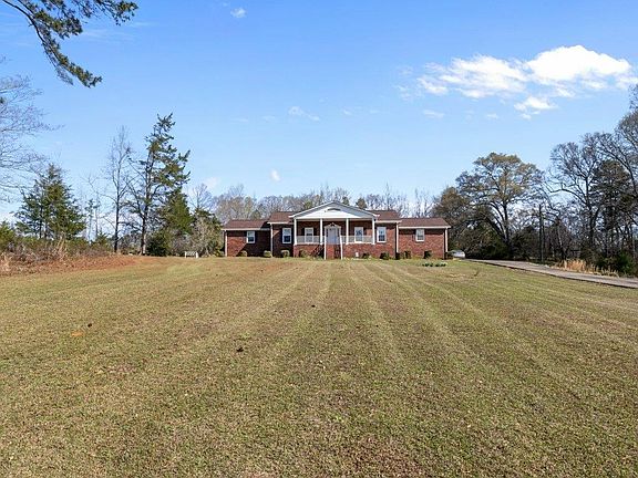 2nd image of 445 Bishop Rd