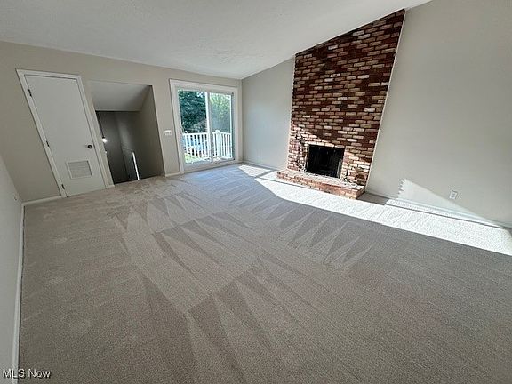 4th image of 9036 Portage Pointe Dr