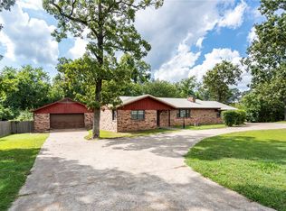 3210 S Lincoln St, Siloam Springs, AR 72761